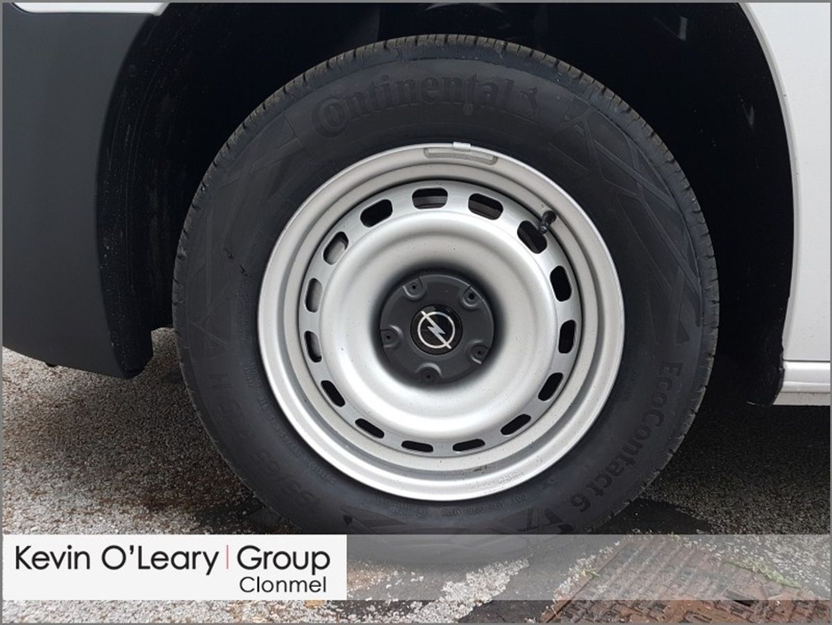 2026 Opel Combo COMBO 19 KOMF L1H1-1.5 100BHP D €20,995