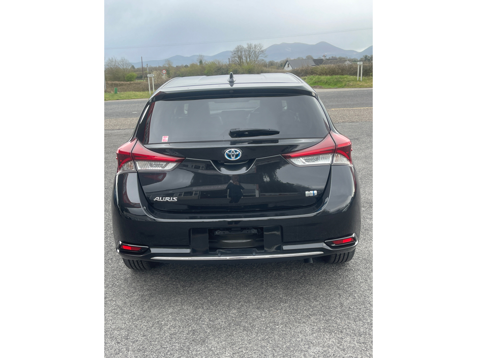 2018 Toyota Auris - image 6