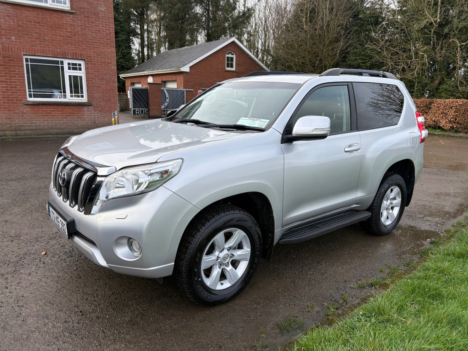 2017 Toyota Landcruiser - image 5