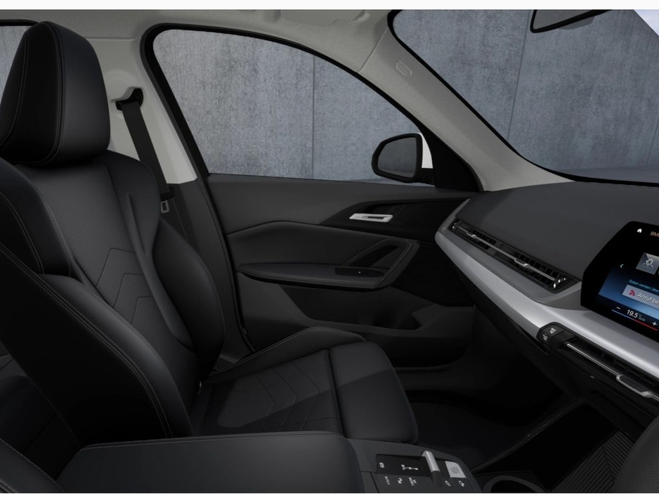 2026 BMW X1 - image 4