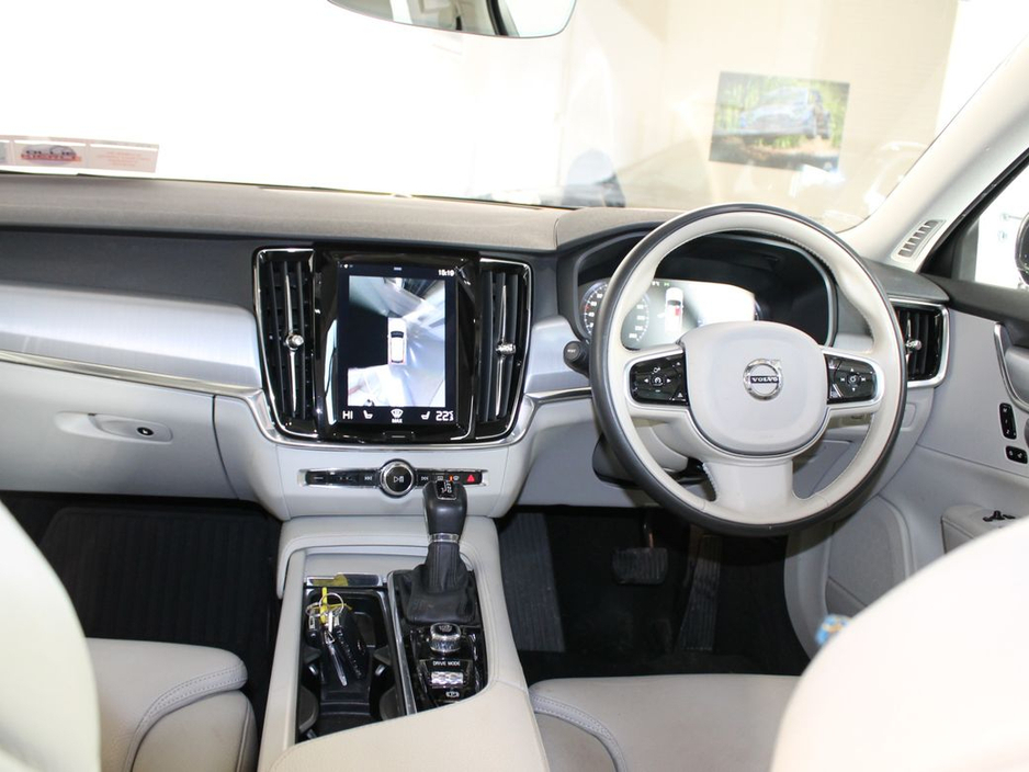 2019 Volvo V90 D4 MOM 5DR Auto €29,499