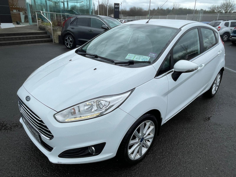 2016 Ford Fiesta - image 3