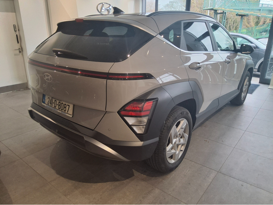 2024 Hyundai Kona - image 2