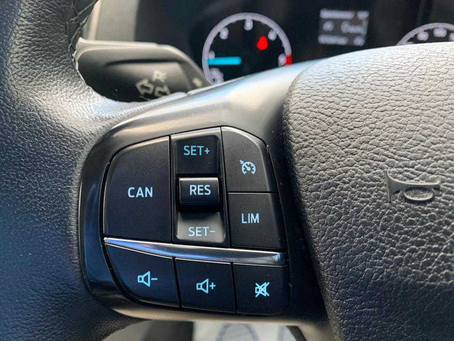 2021 Ford Transit Custom 2.0 TDCI 105 PS LWB TREND // PRICE EXCL. VAT // GREAT CONDITION // 05/26 CVRT // AIR CON, HEATED SEATS AND CRUISE CONTROL // €13,780