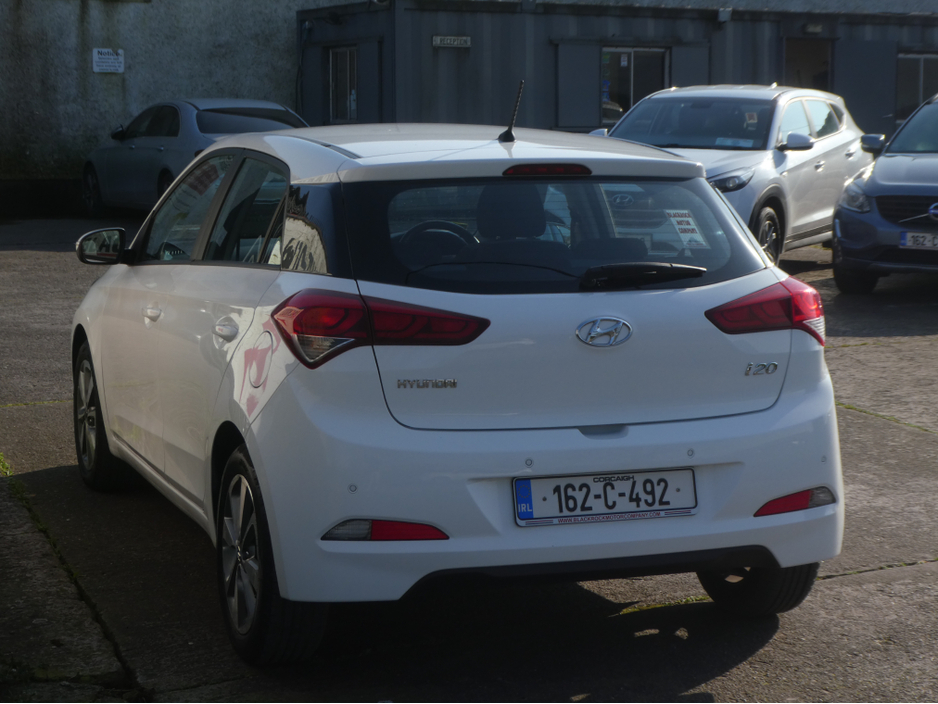 2016 Hyundai i20 - image 3