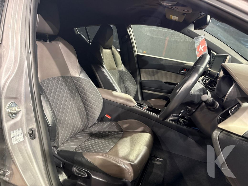 2020 Toyota C-HR - image 17