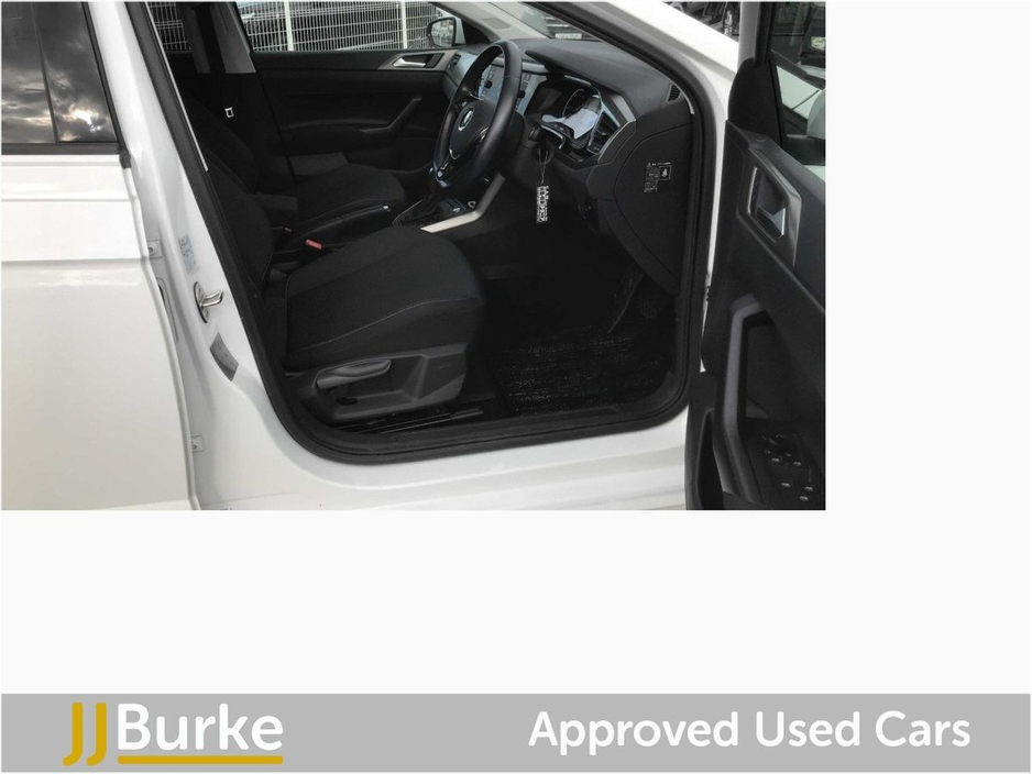 2022 Volkswagen Polo - image 8