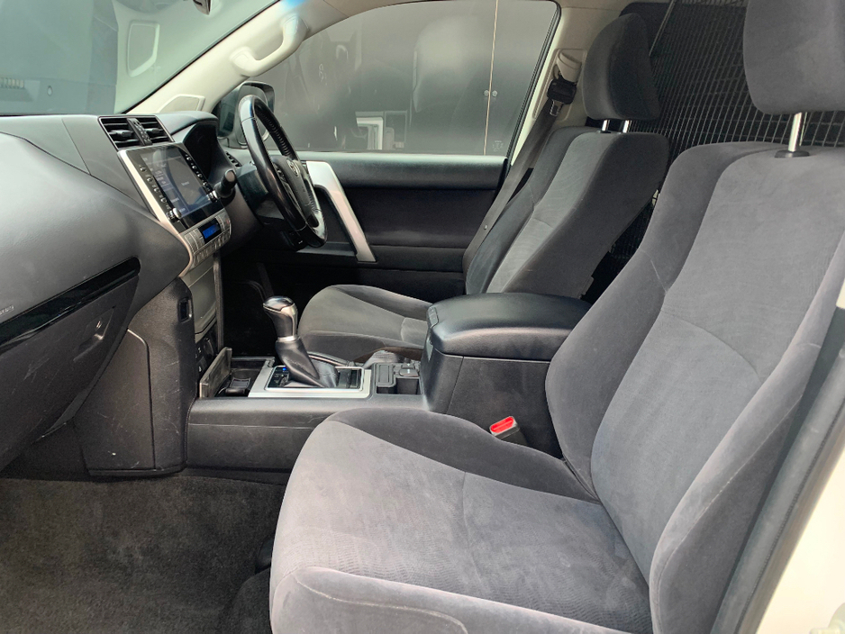 2022 Toyota Landcruiser 2.8 LWB AUTO COMMERCIAL // PRICE EXCL. VAT // GREAT CONDITION // 09/26 CVRT // ONE OWNER // FULL SERVICE HISTORY // €32,479