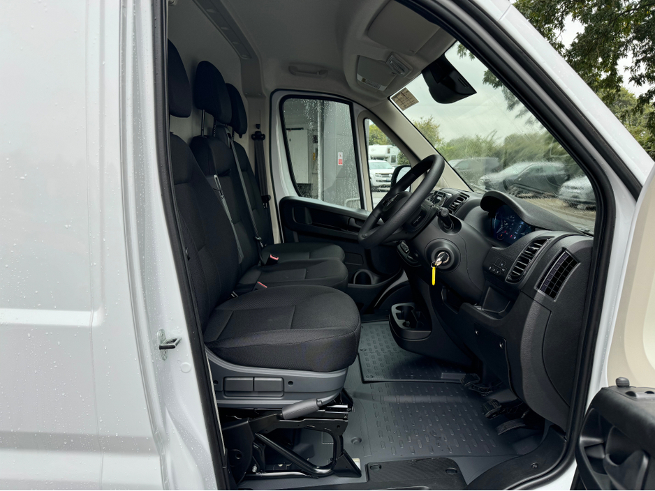 2026 Opel Movano Komfort | 2.2 | L3H2 | 140hp €33,736