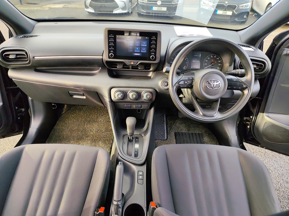 2020 Toyota Yaris - image 16