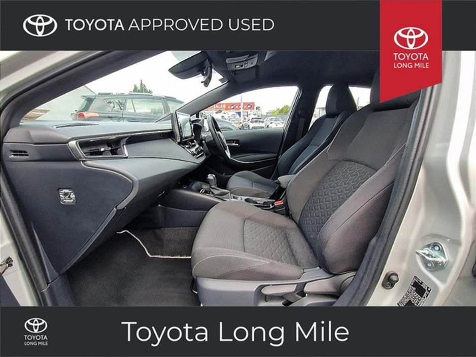 2023 Toyota Corolla - image 6