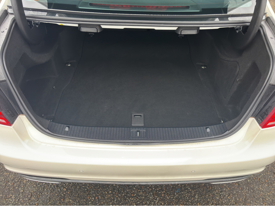 2015 Mercedes-Benz E Class - image 16