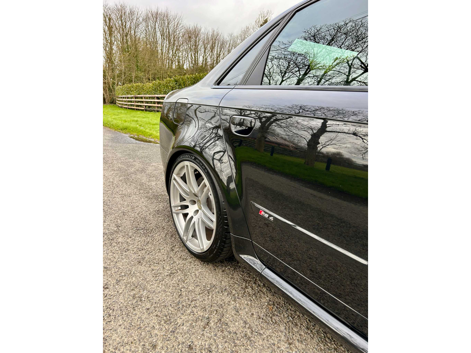 2007 Audi RS4 - image 12