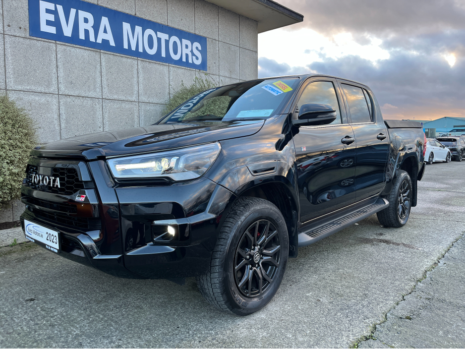 2023 Toyota Hilux GR SPORT AUTOMATIC 2.4 DIESEL //LOW MILES//HIGH SPEC//360 PARKING CAMERAS//KEYLESS ENTRY//ADAPTIVE CRUISE CONTROL//
