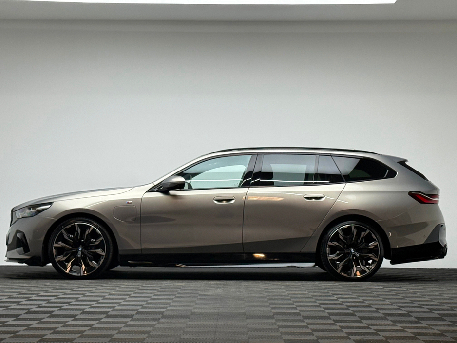 2025 BMW 5 Series 530E M SPORT TOURING €69,990