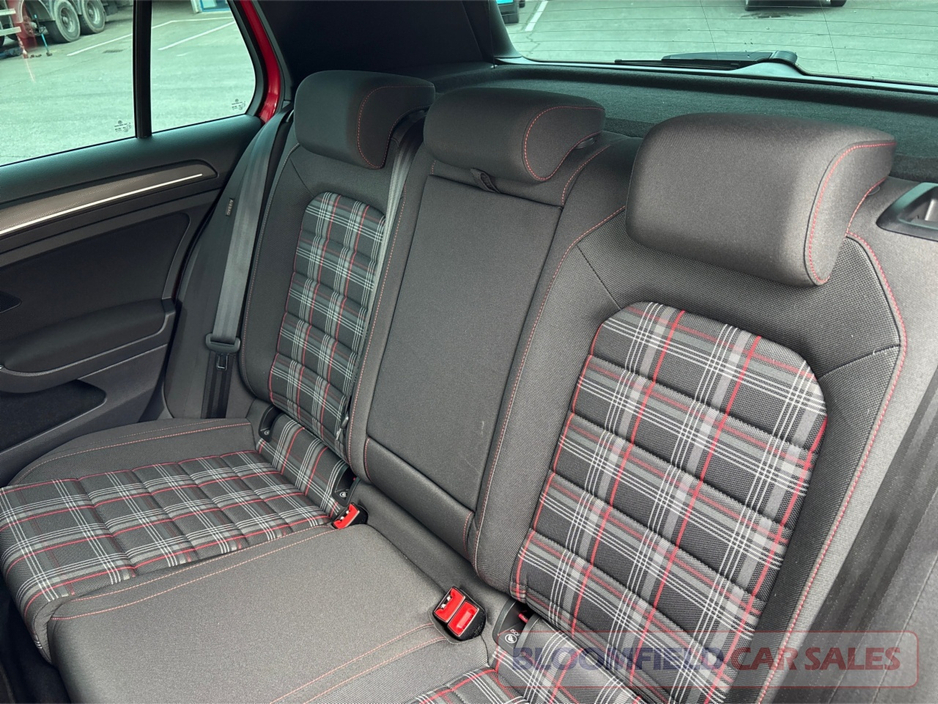 2018 Volkswagen Golf - image 14