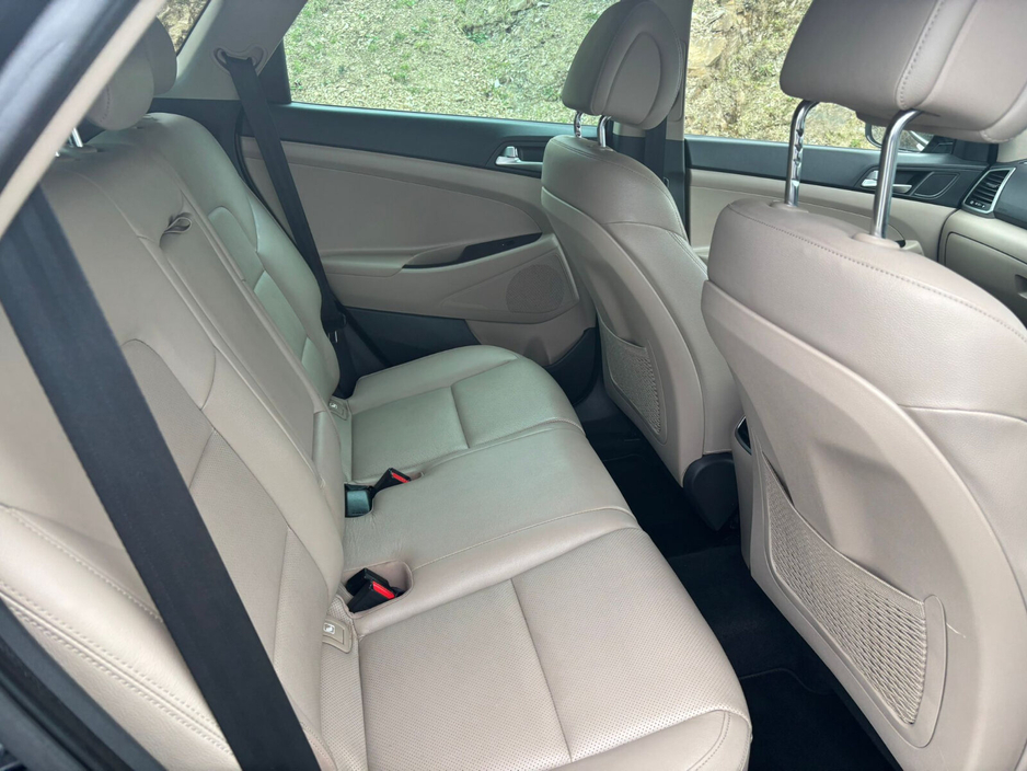 2017 Hyundai Tucson - image 11