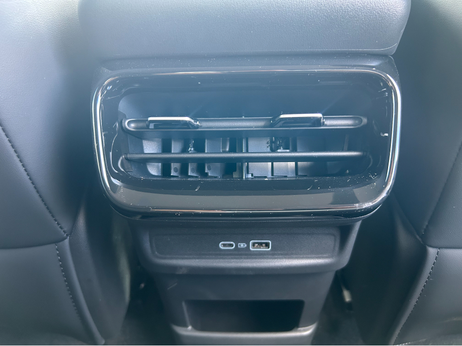 2026 Geely Starray - image 18