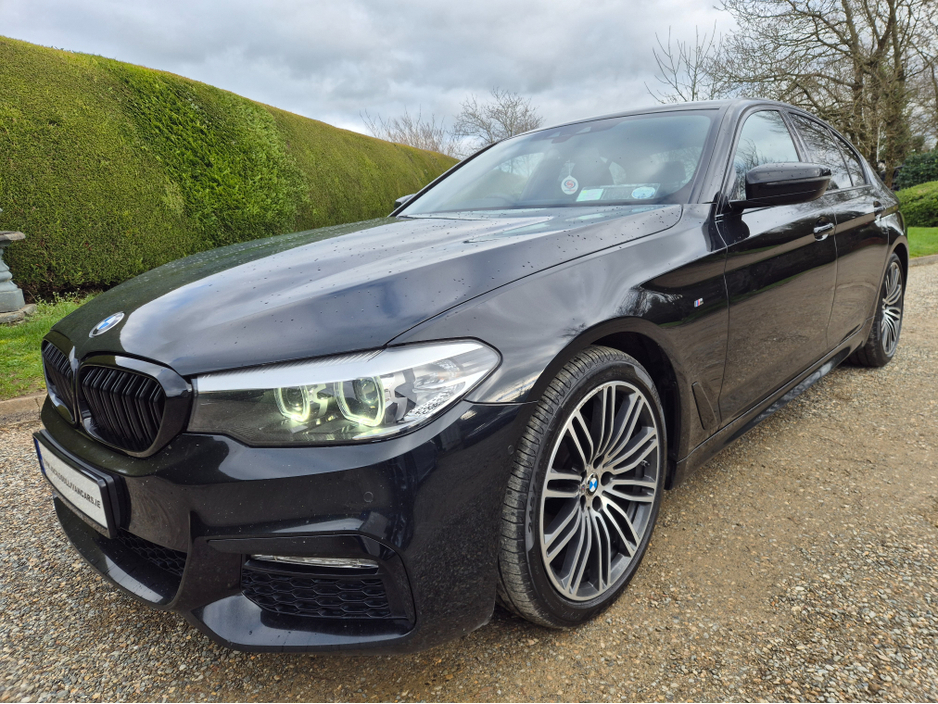 2017 BMW 5 Series - image 8