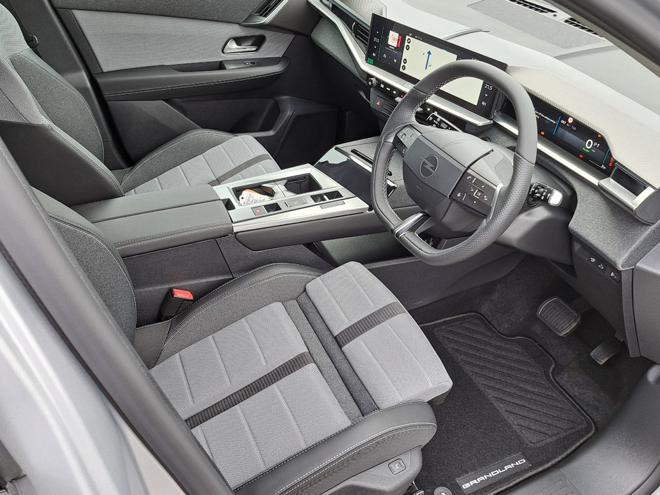 2026 Opel Grandland - image 16