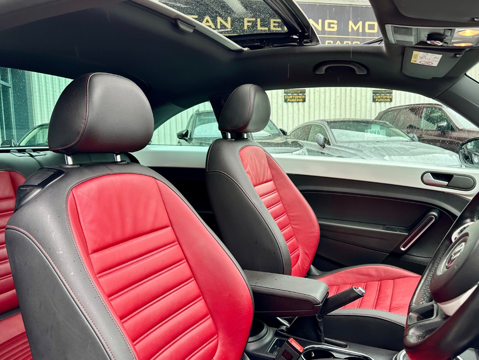 2016 Volkswagen Beetle - image 7