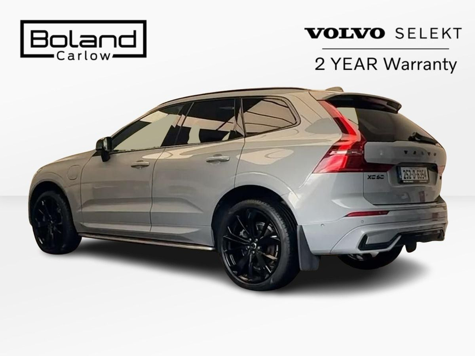 2025 Volvo XC60 - image 3