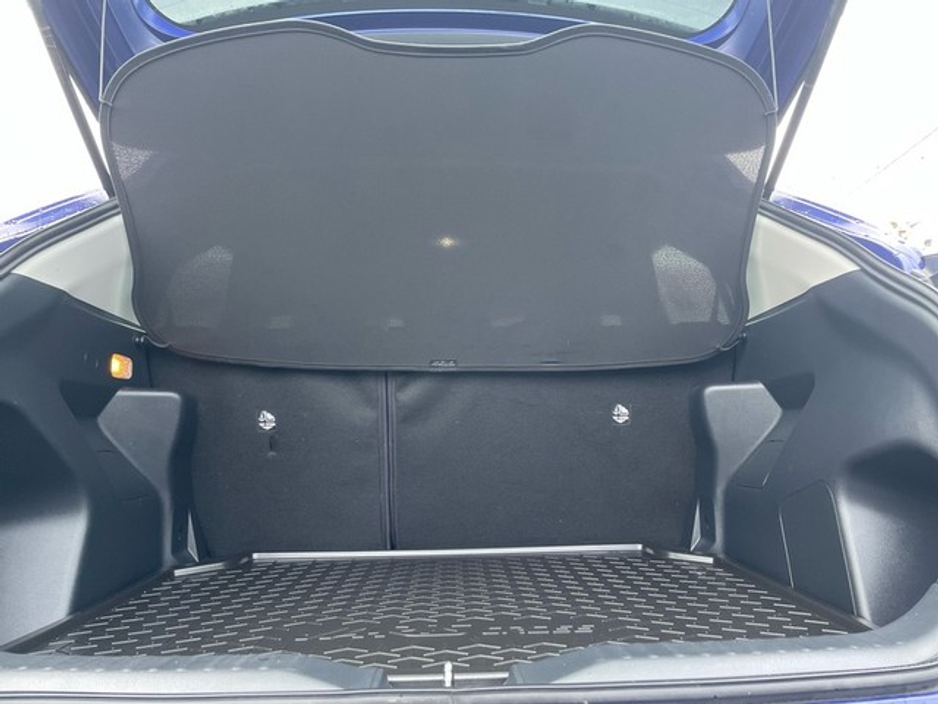 2025 Toyota Yaris Cross - image 10