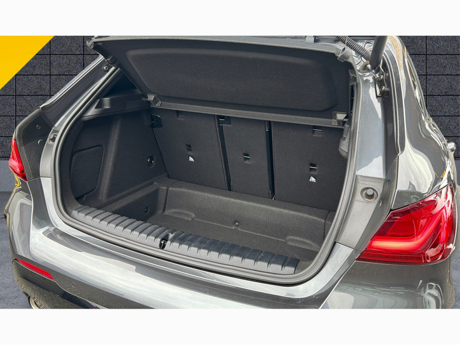 2020 BMW 1 Series - image 13