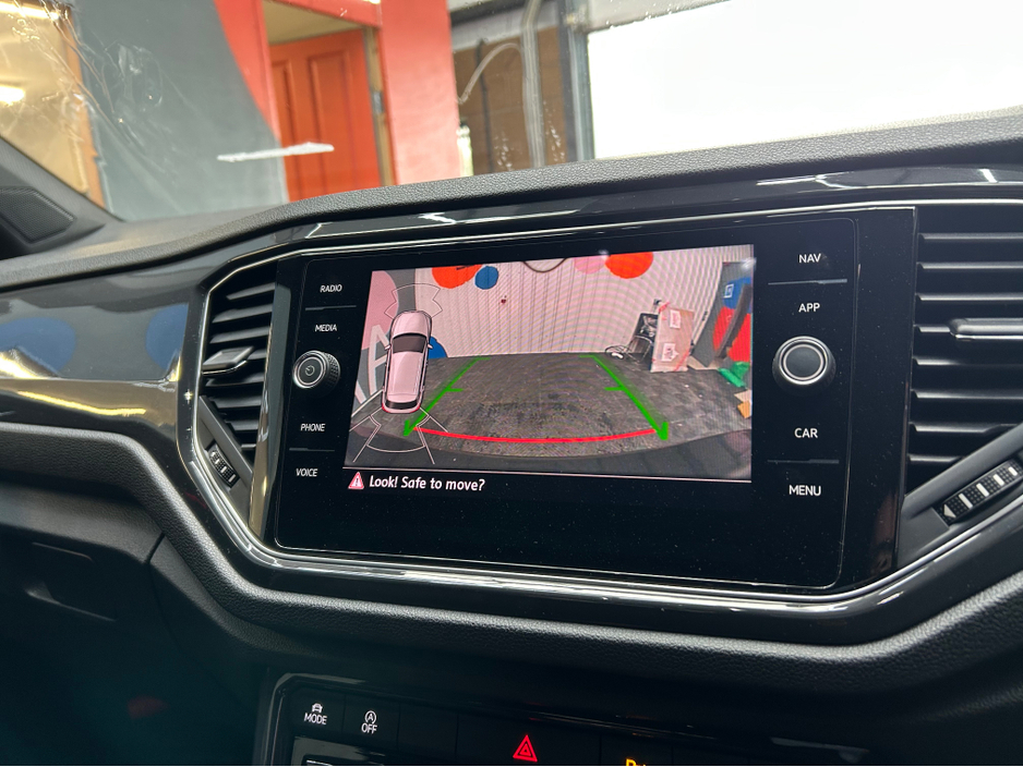 2020 Volkswagen T-Roc - image 9