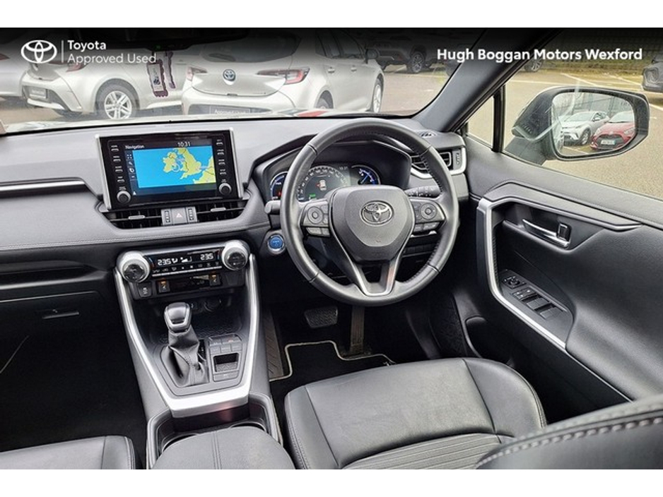 2022 Toyota Rav4 - image 9