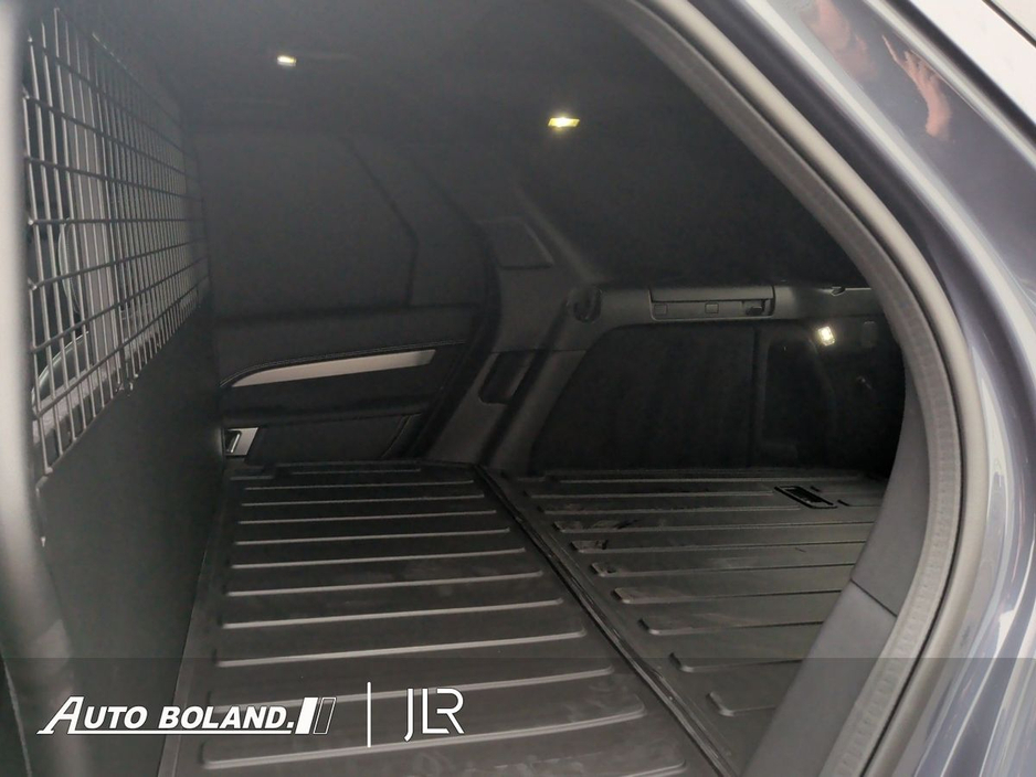 2025 Land Rover Discovery - image 5