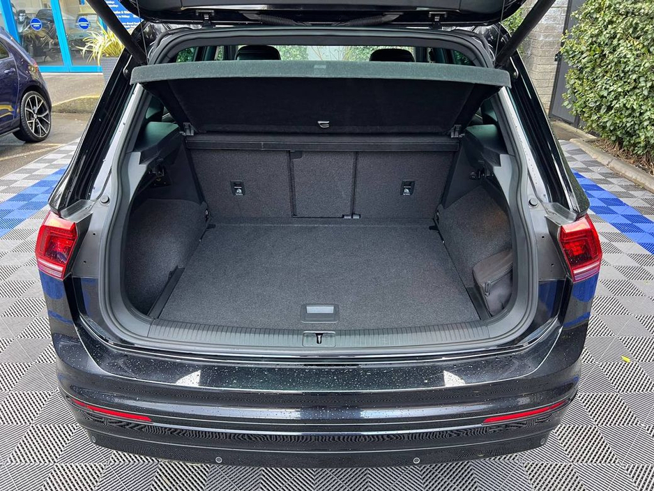 2018 Volkswagen Tiguan - image 14