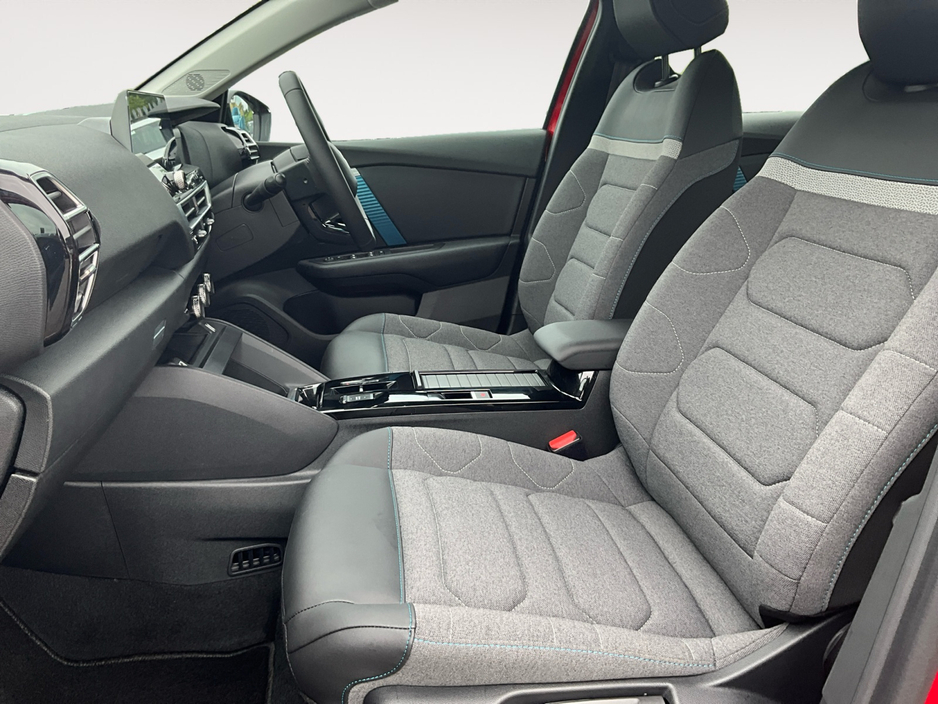 2025 Citroen E-C4 - image 17