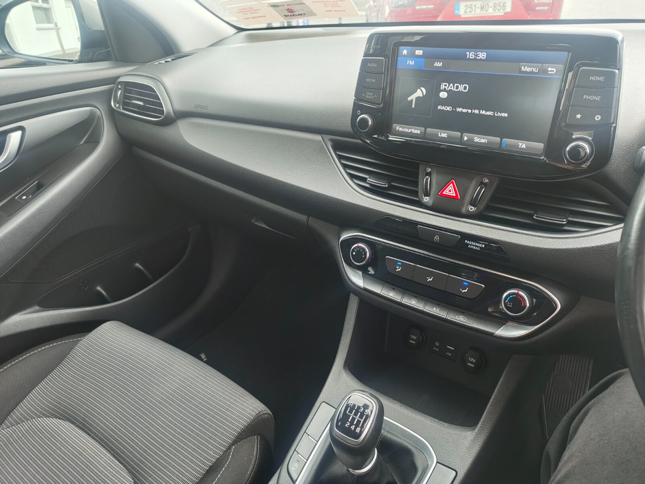 2020 Hyundai i30 - image 14