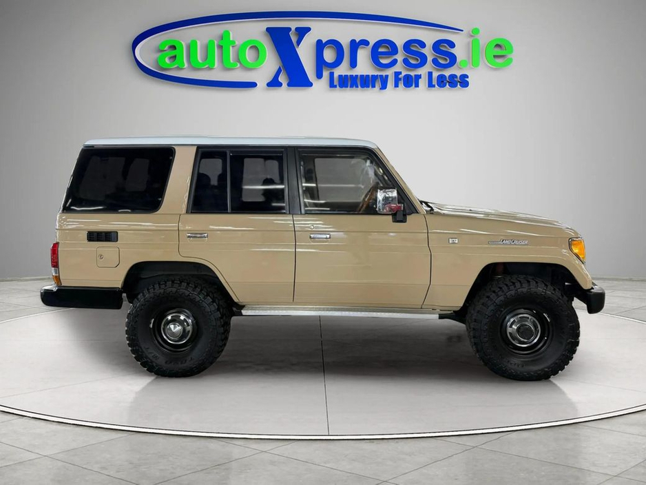 1994 Toyota Landcruiser - image 15
