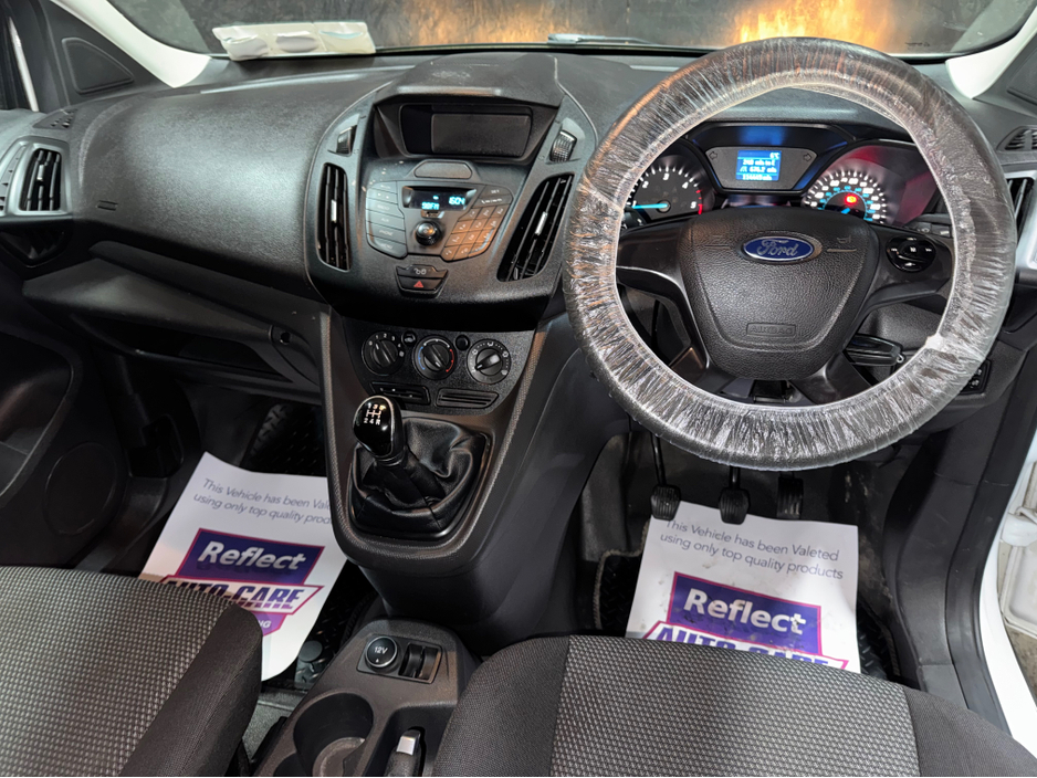 2017 Ford Transit Connect - image 8