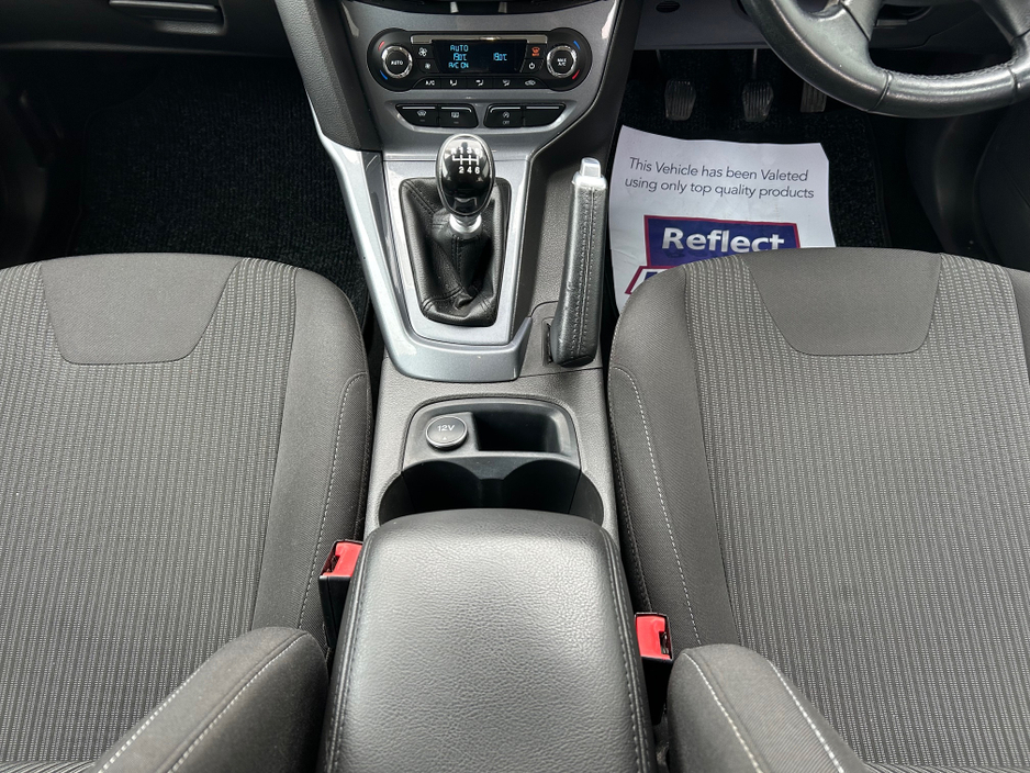2014 Ford Focus - image 14