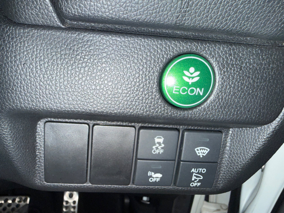 2015 Honda Fit - image 18