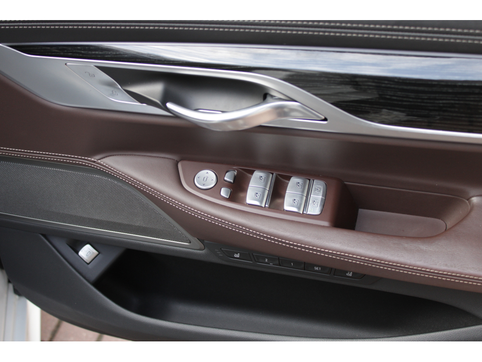 2019 BMW 7 Series - image 10