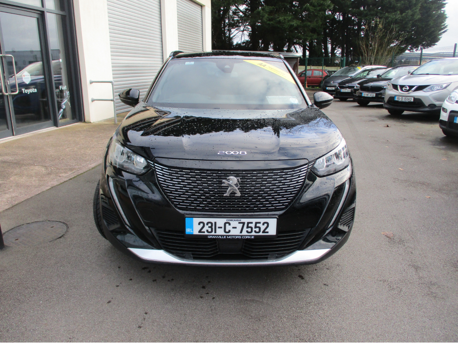 2023 Peugeot 2008 - image 2