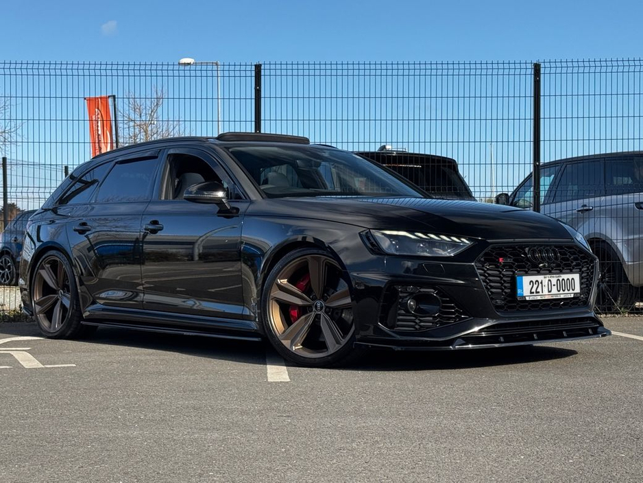 2022 Audi RS4 - image 37