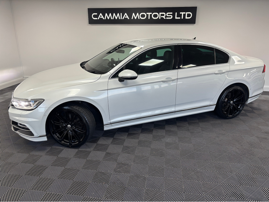 2016 Volkswagen Passat *VOLKSWAGEN PASSAT* *KEYLESS ENTRY* *REVERSE CAMERA* *PARKING SENSORS* *DIGITAL DASH* *2.0* *TRADE INS WELCOME* *FINANCE AVAILABLE*