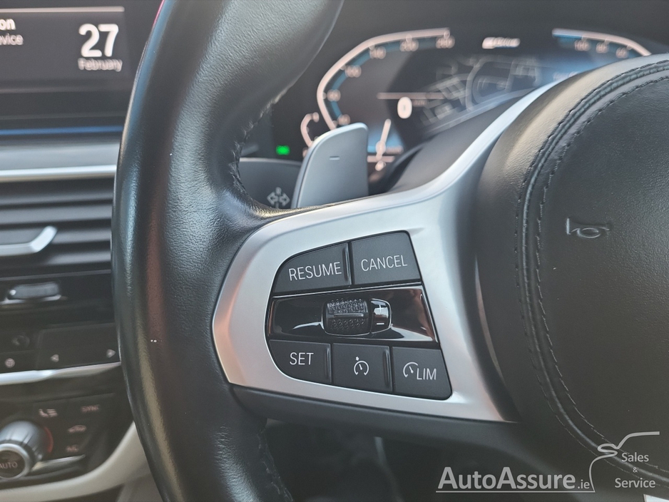 2023 BMW 5 Series - image 17