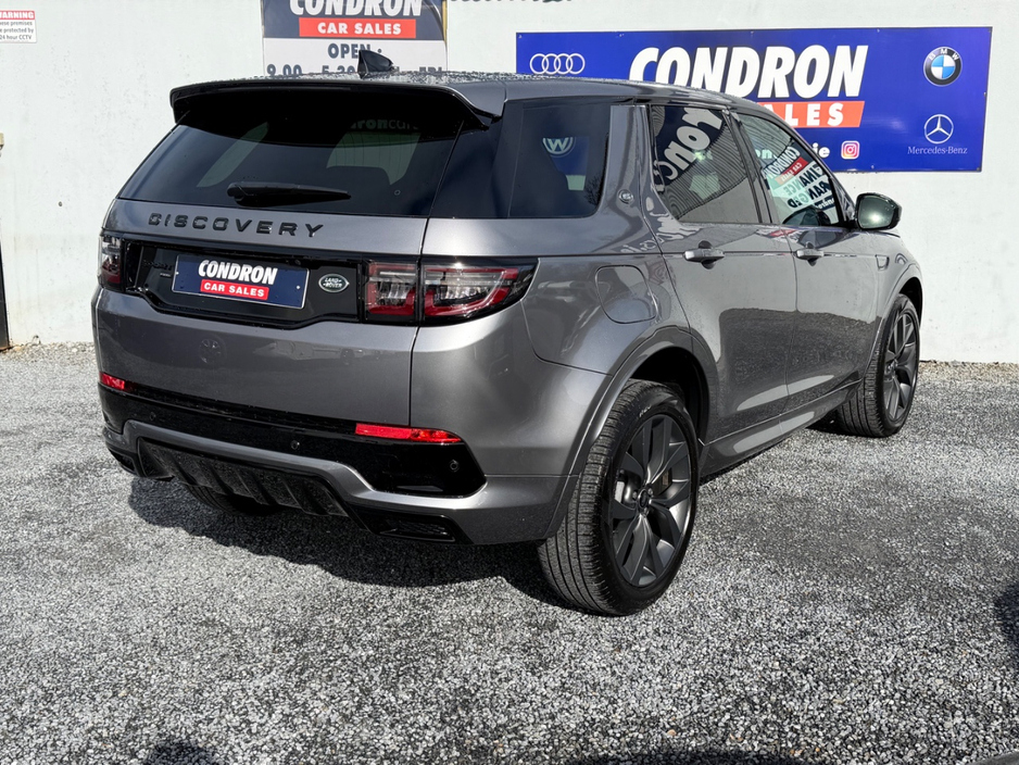 2022 Land Rover Discovery - image 14