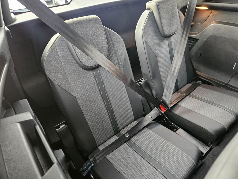 2023 Peugeot 5008 - image 9