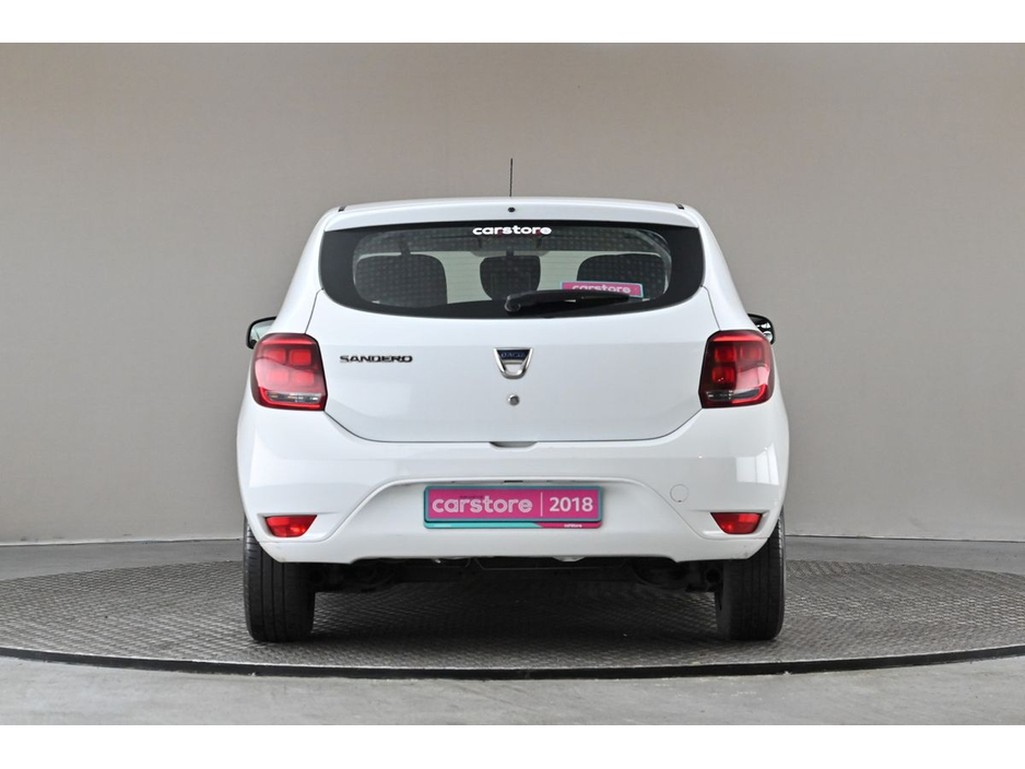 2018 Dacia Sandero - image 8