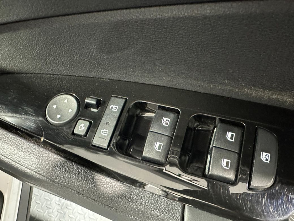 2023 Kia Sportage - image 20