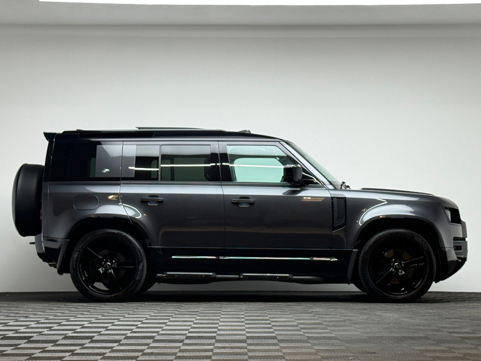 2024 Land Rover Defender - image 8