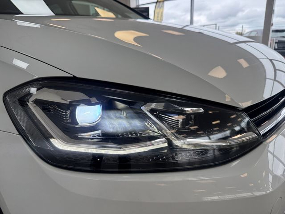 2018 Volkswagen Golf - image 20