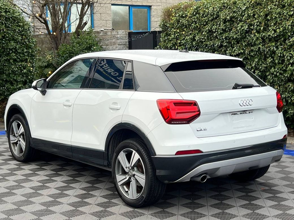 2018 Audi Q2 SPORT 1.0 TFSI AUTO // AMBIENT LIGHTING // APPLE CARPLAY/ANDROID AUTO // HEATED SEATS €20,950